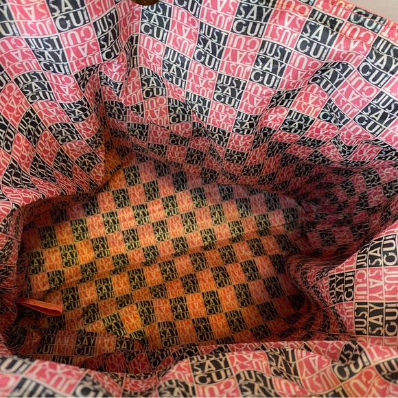 Juicy Couture Bucket Bag Light and Dark Pink - Picture 11 of 14